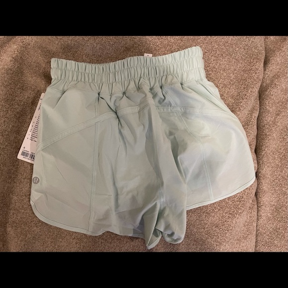 **SOLD** Lululemon track that HR short 3” NWT - Picture 4 of 7